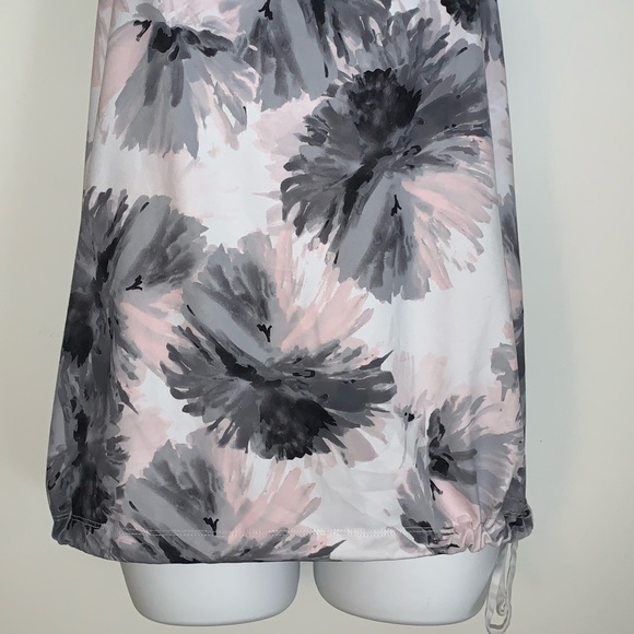 Fabletics // Bra Tank, Small - Picture 4 of 14